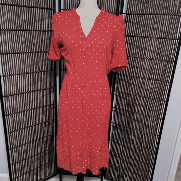 Old Navy Red Polka Dot V‑Neck Midi Dress - Picture 3 of 10